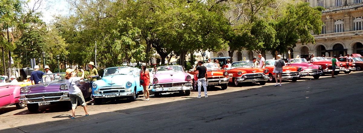 Old autos in central park havana