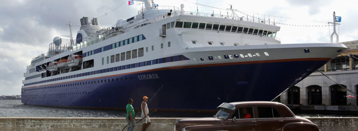 Cruise entering the bay of havana