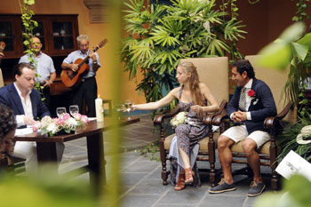 Boda simbólica en el Hotel Florida en la Habana