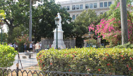 plaza de armas habana cuba